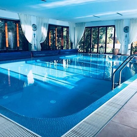 Aparthotel La Conac Arad Esterno foto