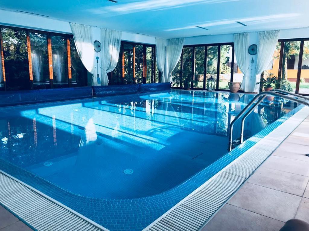 Aparthotel La Conac Arad Esterno foto