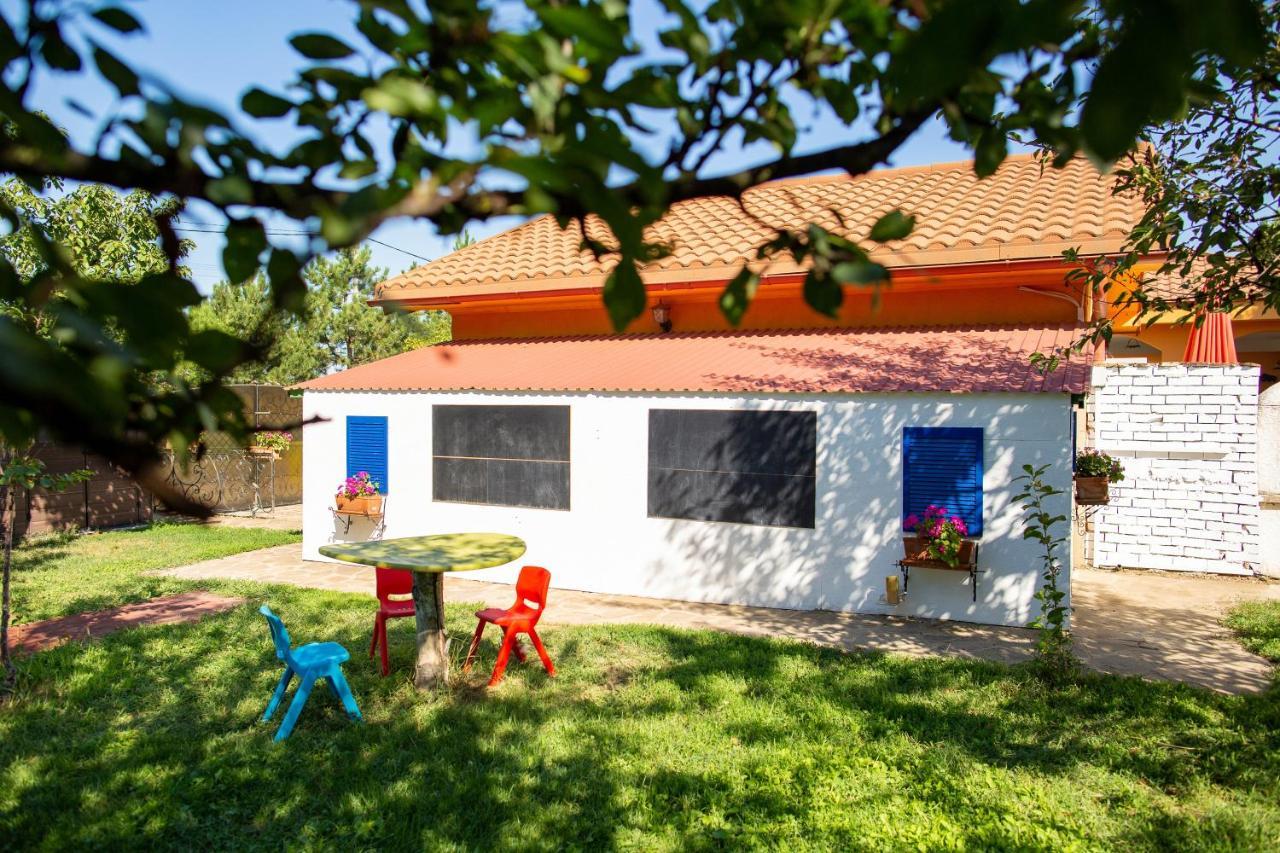 Aparthotel La Conac Arad Esterno foto
