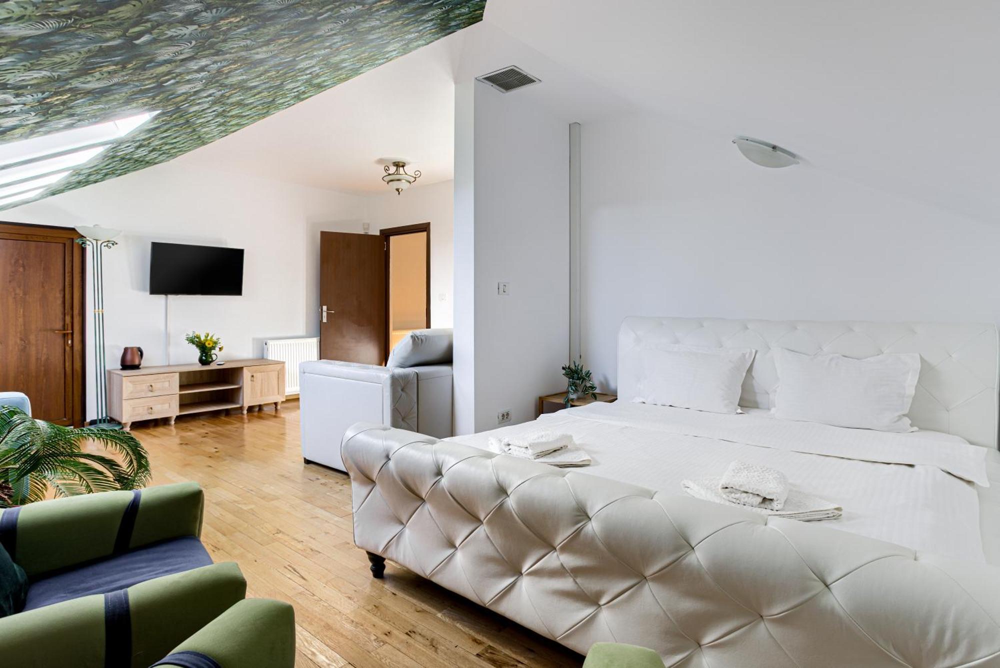 Aparthotel La Conac Arad Esterno foto