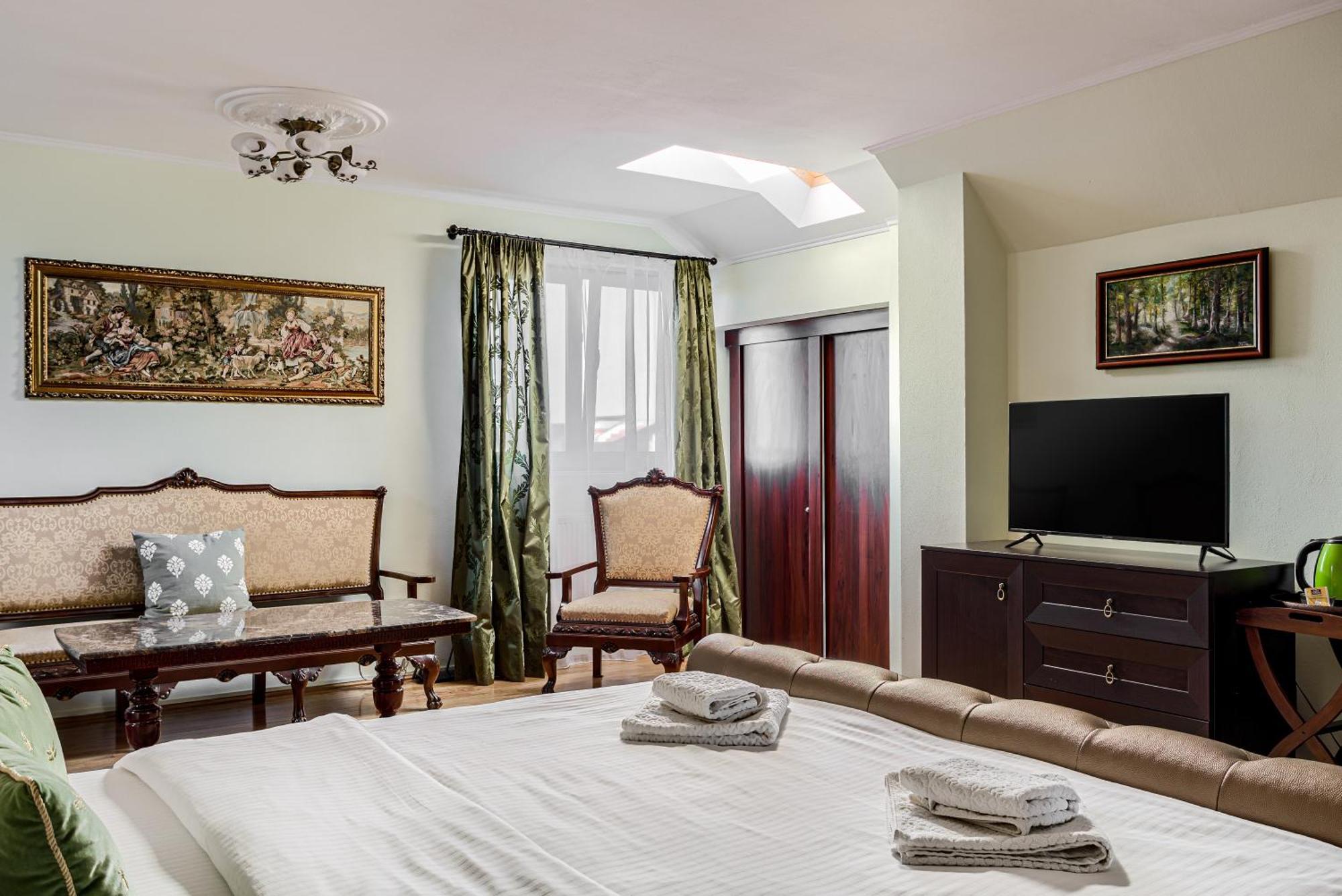 Aparthotel La Conac Arad Esterno foto