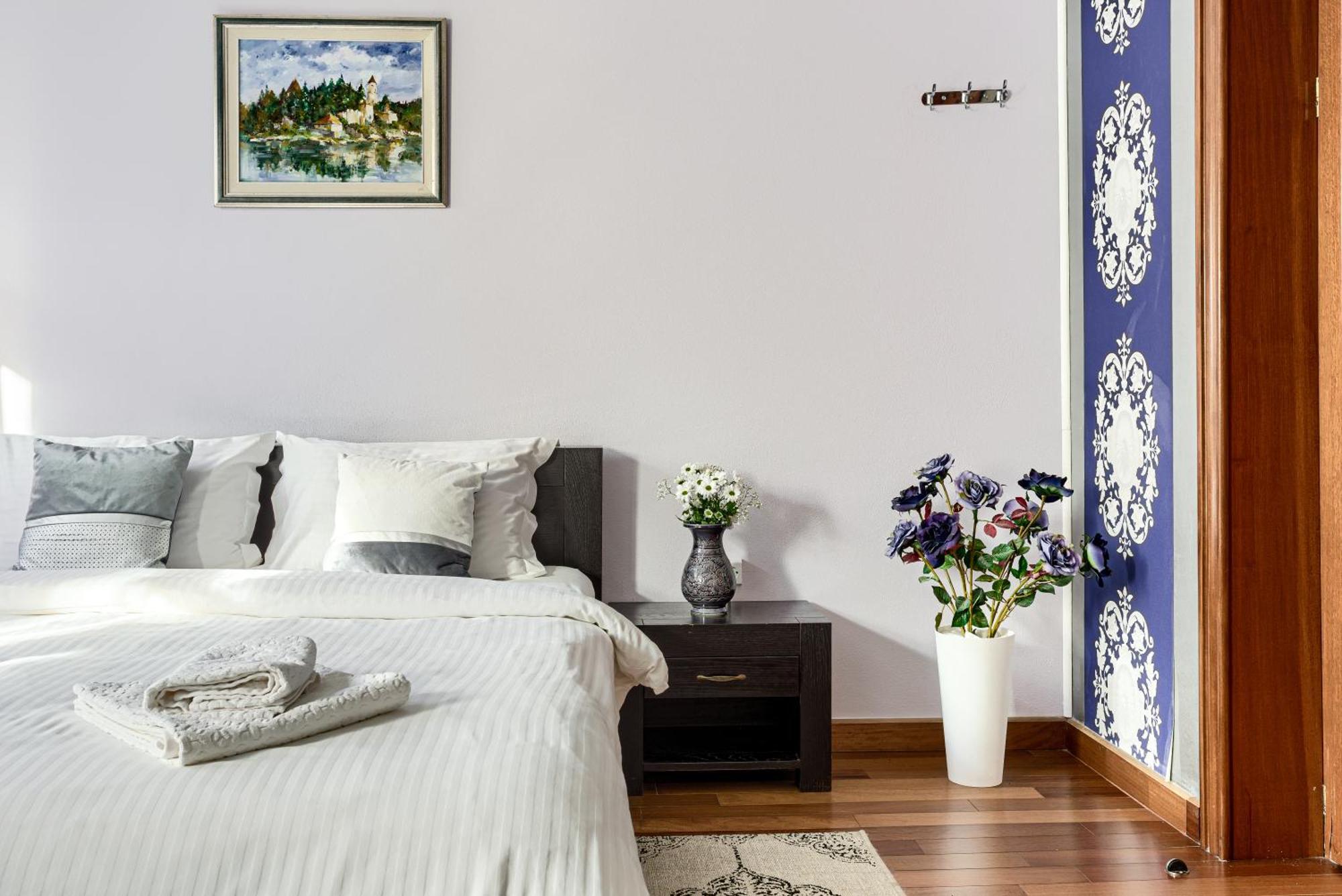 Aparthotel La Conac Arad Esterno foto
