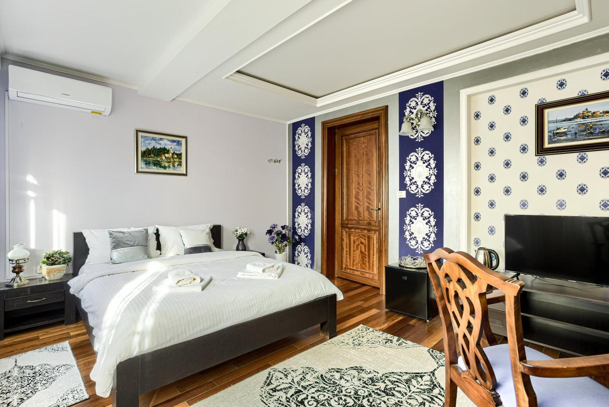 Aparthotel La Conac Arad Esterno foto